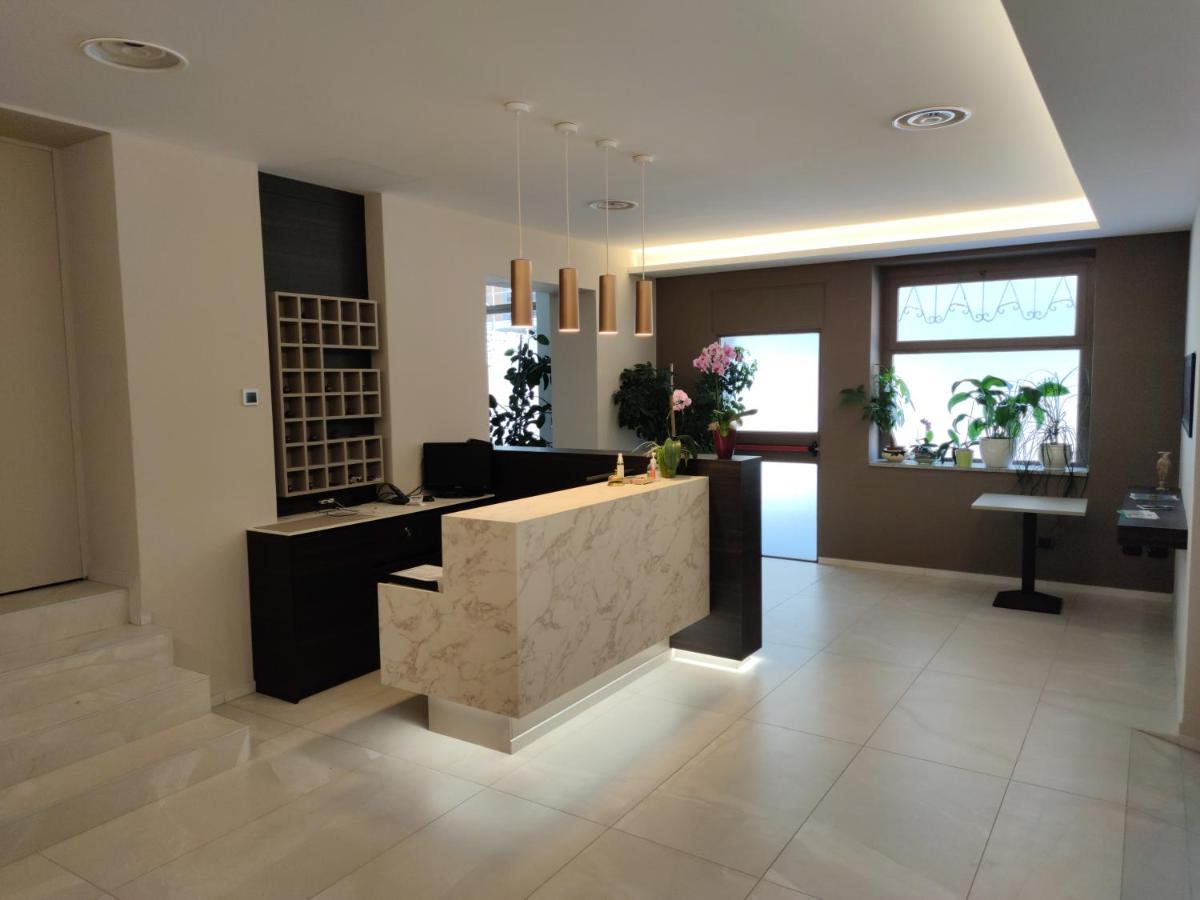 Emiliana Hotel 3*